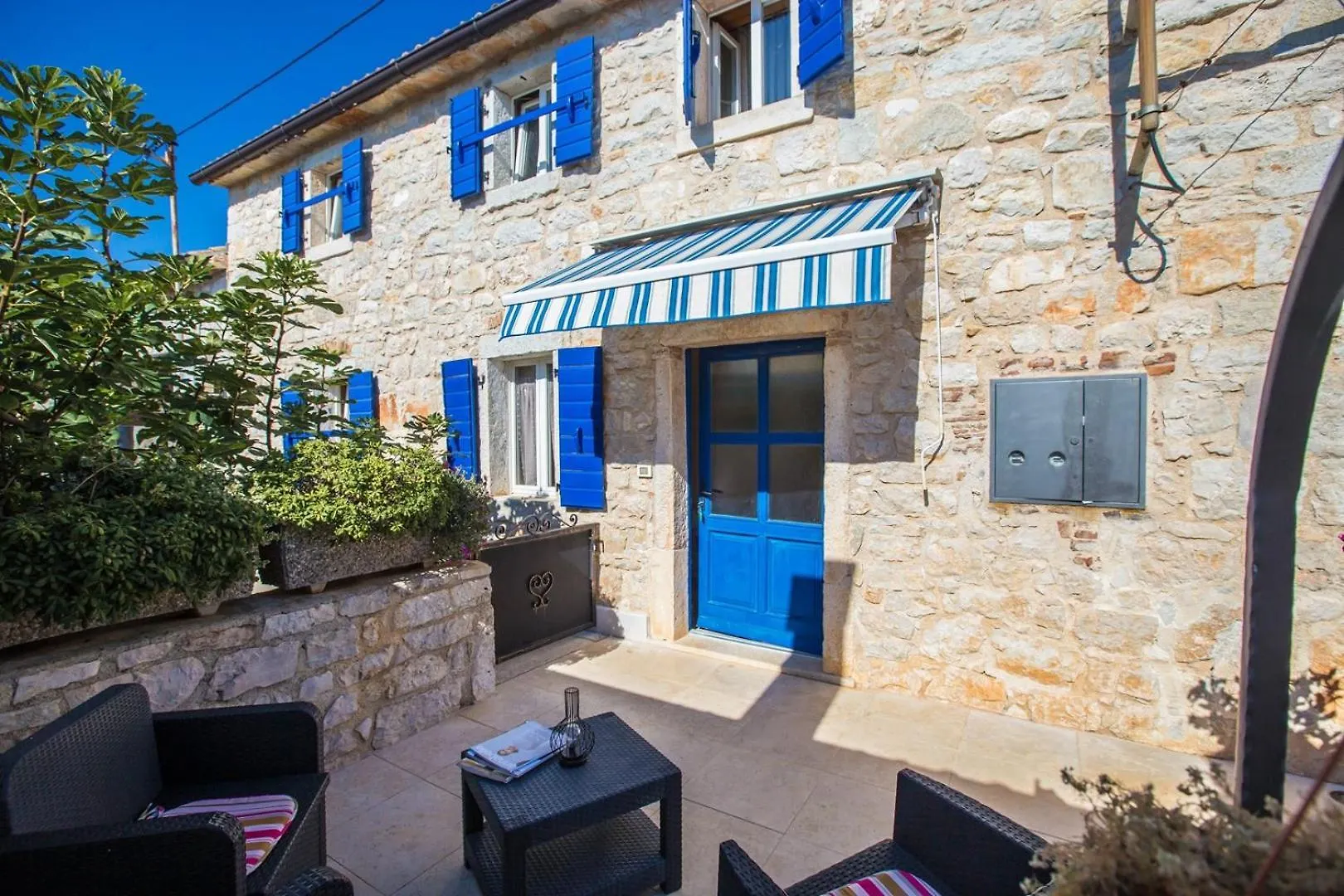 פורץ Villa Meri