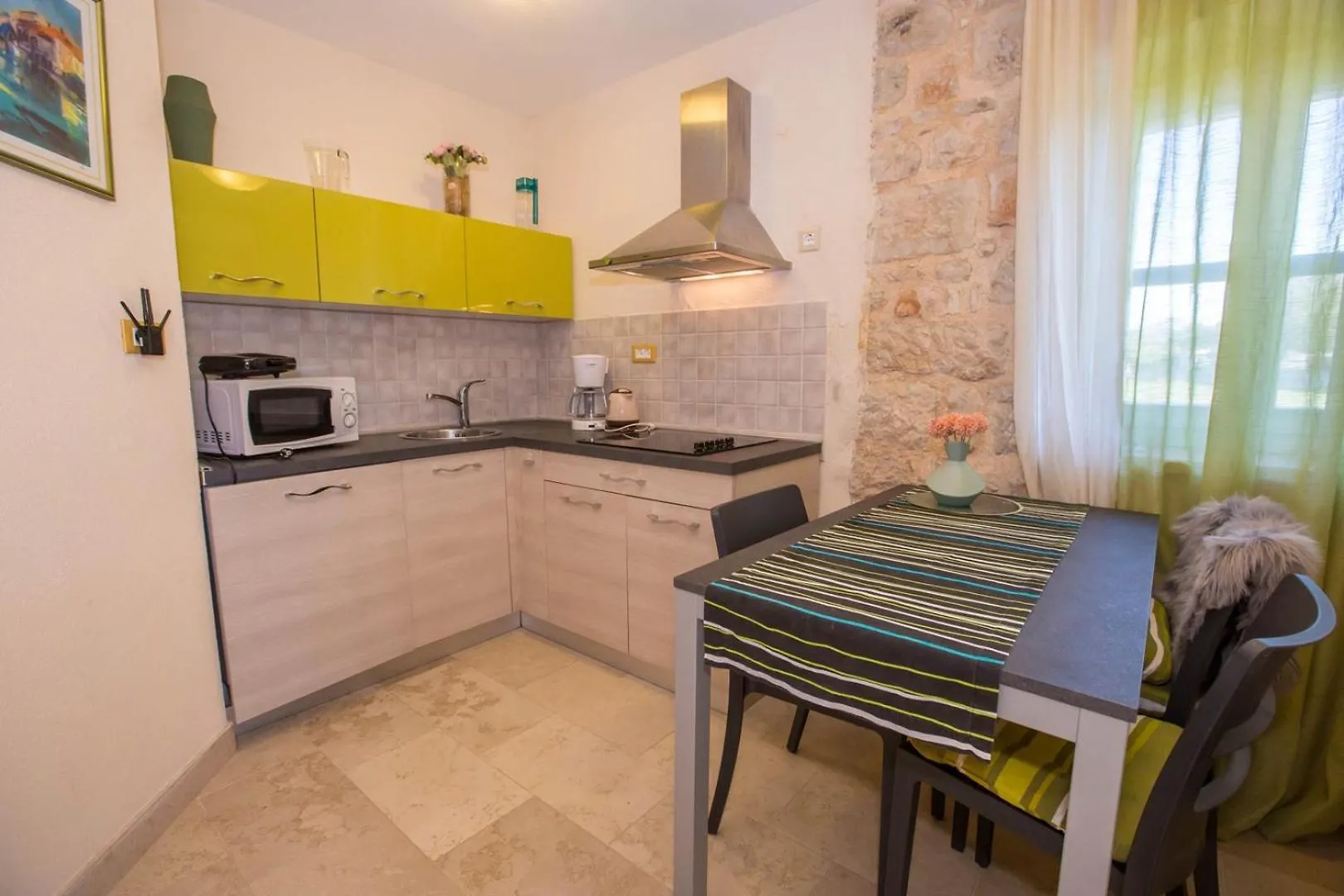 פורץ Villa Meri